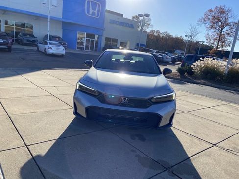 Used 2025 Honda Civic Sport image 3