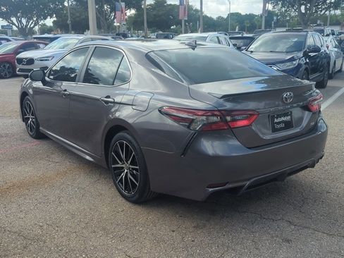 Used 2023 Toyota Camry SE FWD image 7