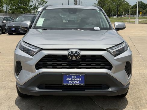 Used 2025 Toyota RAV4 XLE FWD image 3