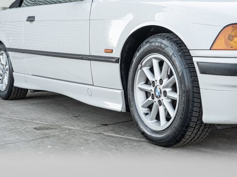 Used 1999 BMW 328i Convertible image 22