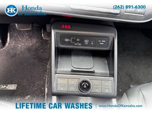 Used 2024 Hyundai Kona Limited AWD/4WD image 9