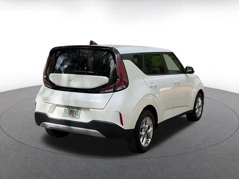 Used 2025 Kia Soul LX w/ LX Technology Package image 15