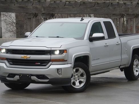 Used 2016 Chevrolet Silverado 1500 LT w/ All Star Edition AWD/4WD image 2