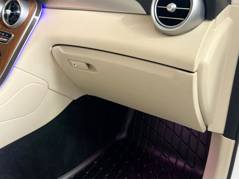 Used 2022 Mercedes-Benz GLC 300 4MATIC w/ Premium Package Lite image 35