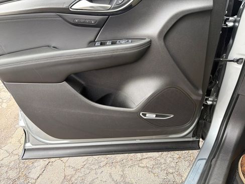 Used 2024 Buick Envision Preferred image 12