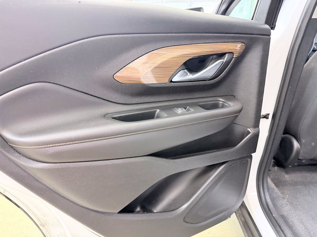 Used 2019 GMC Terrain SLE w/ Driver Convenience Package FWD image 16