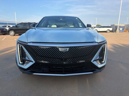 Used 2024 Cadillac Lyriq Luxury w/ LPO, Floor Liner Package AWD/4WD image 6