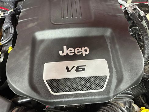 Used 2015 Jeep Wrangler Unlimited Sport w/ Quick Order Package 24S image 7