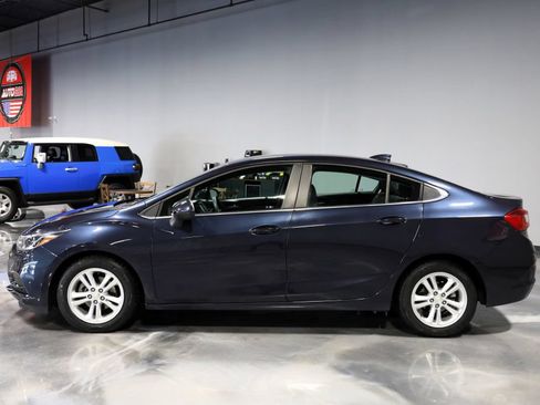 Used 2016 Chevrolet Cruze LT FWD image 4