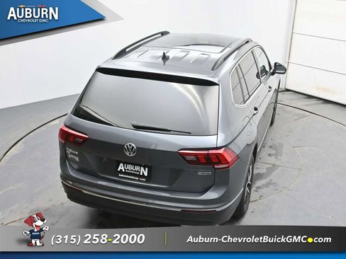 Used 2021 Volkswagen Tiguan SE w/ Panoramic Sunroof Package AWD/4WD image 27