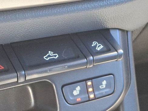 Used 2016 Chevrolet Colorado Z71 AWD/4WD image 25