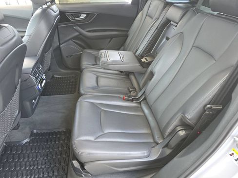 Used 2018 Audi Q7 3.0T Prestige w/ Prestige Package AWD/4WD image 31