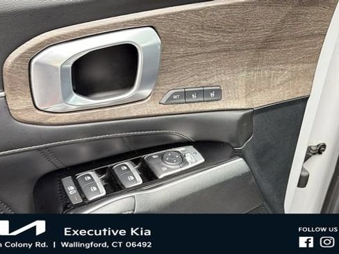 Certified 2022 Kia Sorento SX Prestige AWD/4WD image 9
