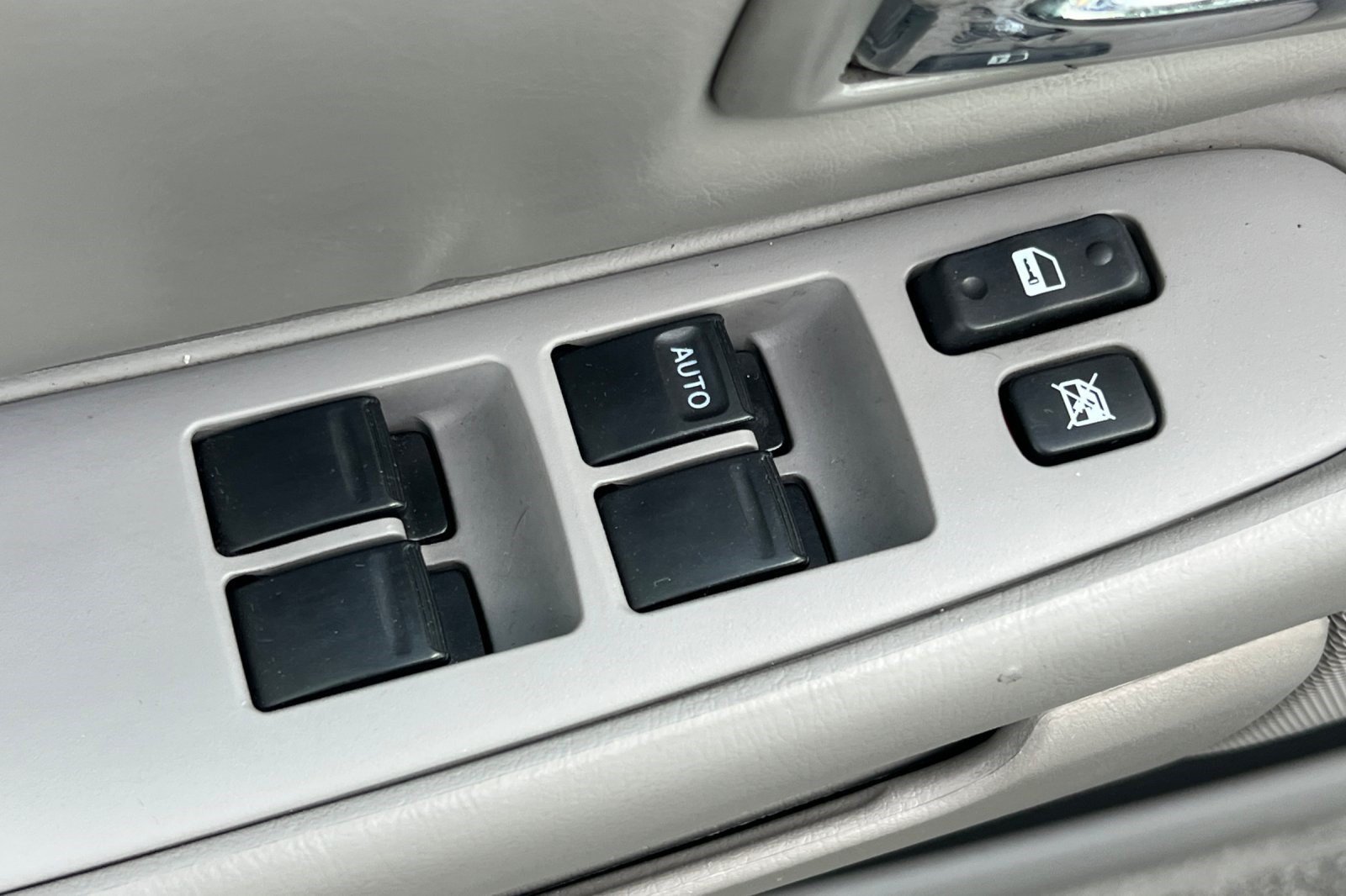 Used 2003 Toyota Avalon XL FWD image 13