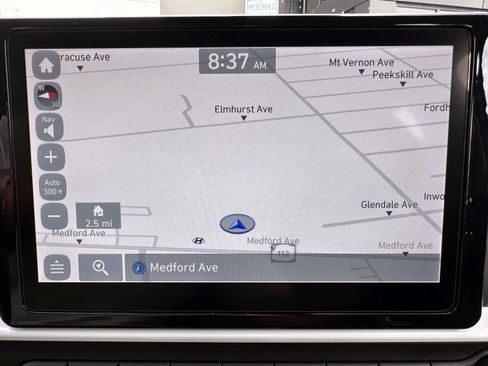 Used 2022 Hyundai Venue Limited FWD image 20