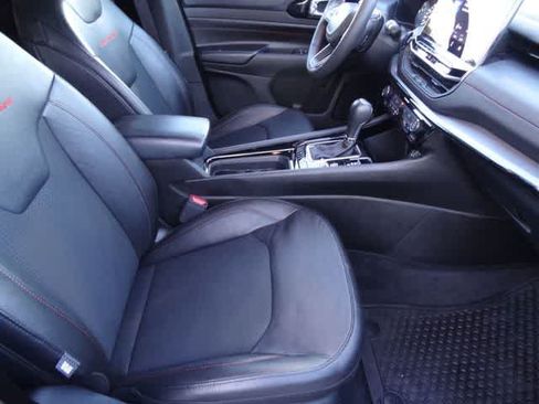 Used 2025 Jeep Compass Trailhawk AWD/4WD image 11