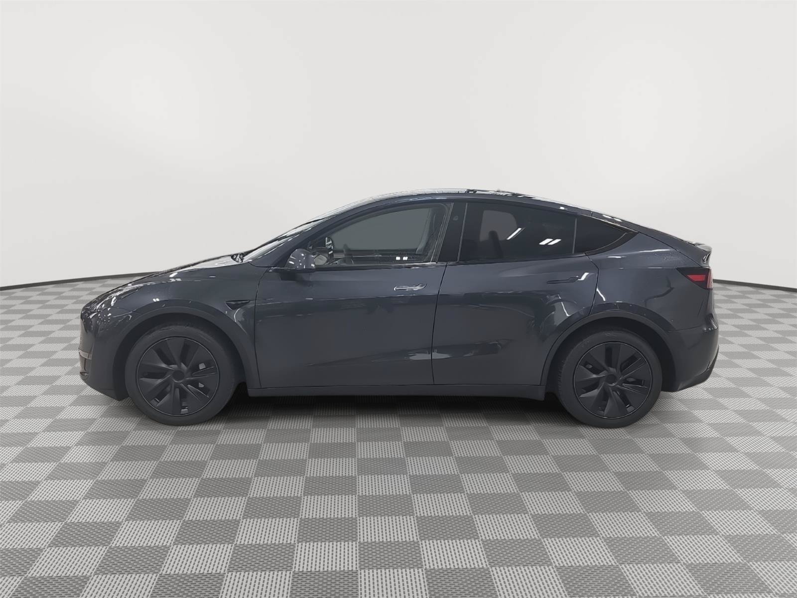 Used 2024 Tesla Model Y Long Range AWD/4WD image 3