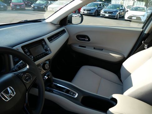Used 2016 Honda HR-V LX image 13