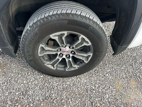 Used 2024 GMC Sierra 1500 SLT image 46