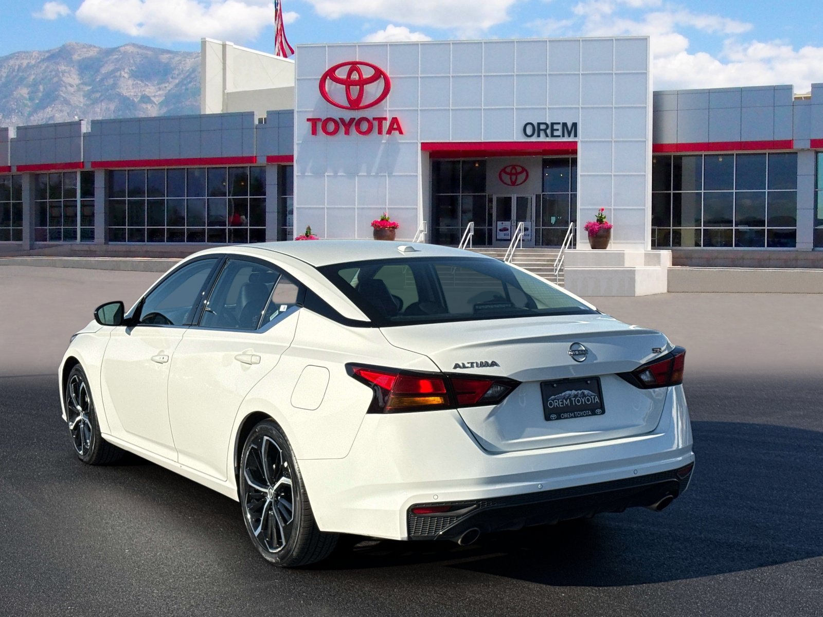 Used 2025 Nissan Altima 2.5 SR FWD image 6