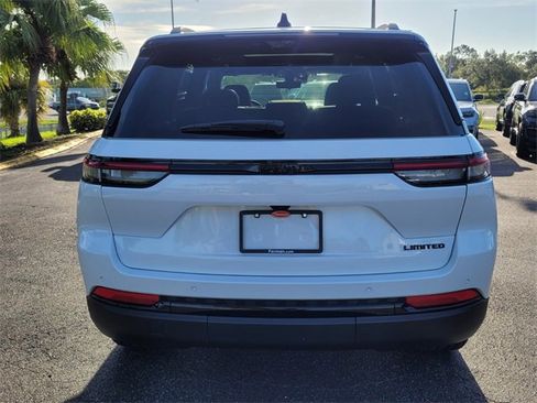 New 2025 Jeep Grand Cherokee Limited w/ Luxury Tech Group II image 6