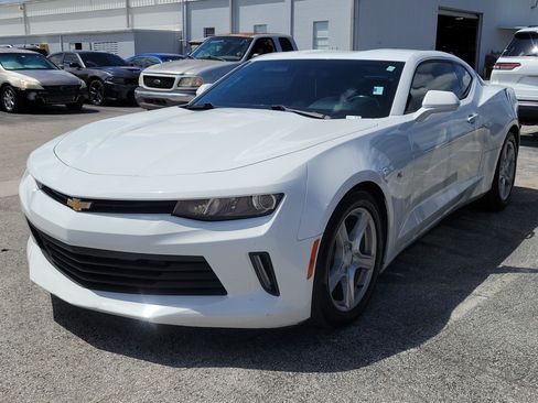Used 2017 Chevrolet Camaro LT RWD image 3
