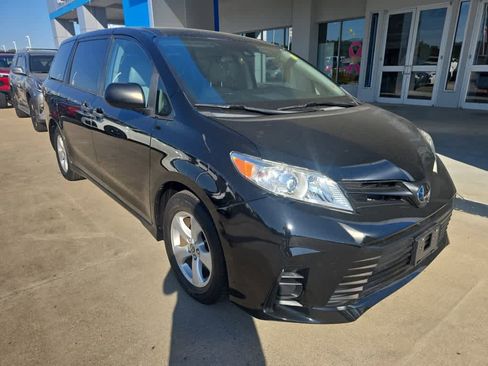 Used 2020 Toyota Sienna L image 3