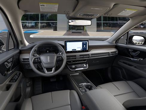 New 2025 Lincoln Corsair Grand Touring image 9