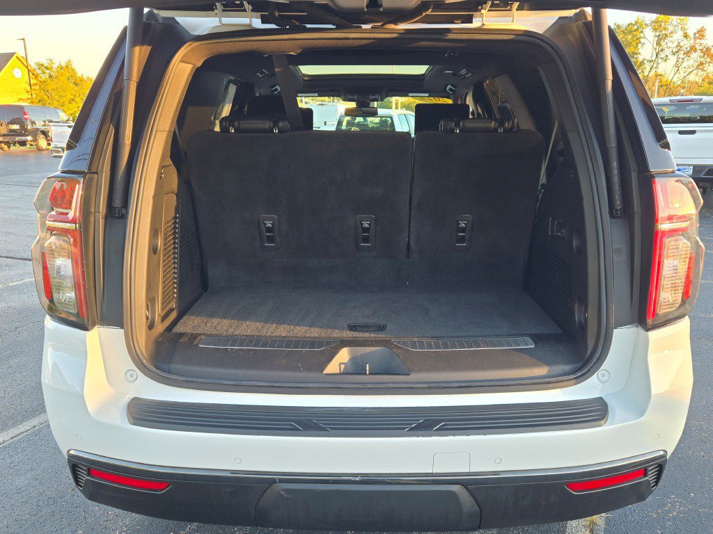 Certified 2022 Chevrolet Tahoe RST w/ Luxury Package AWD/4WD image 15