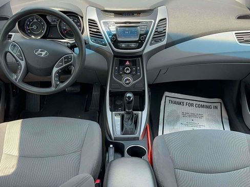 Used 2015 Hyundai Elantra SE w/ Option Group 02 FWD image 11