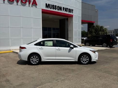 Used 2026 Toyota Corolla LE image 7