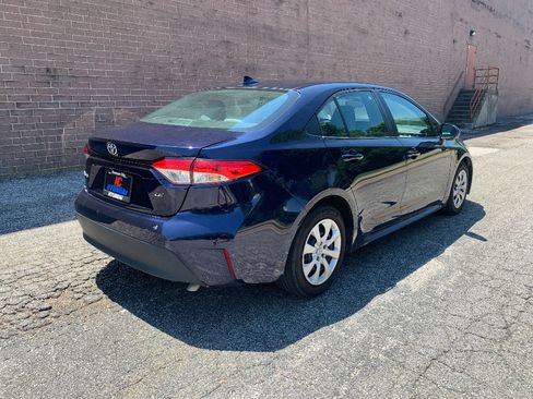 Used 2024 Toyota Corolla LE FWD image 5
