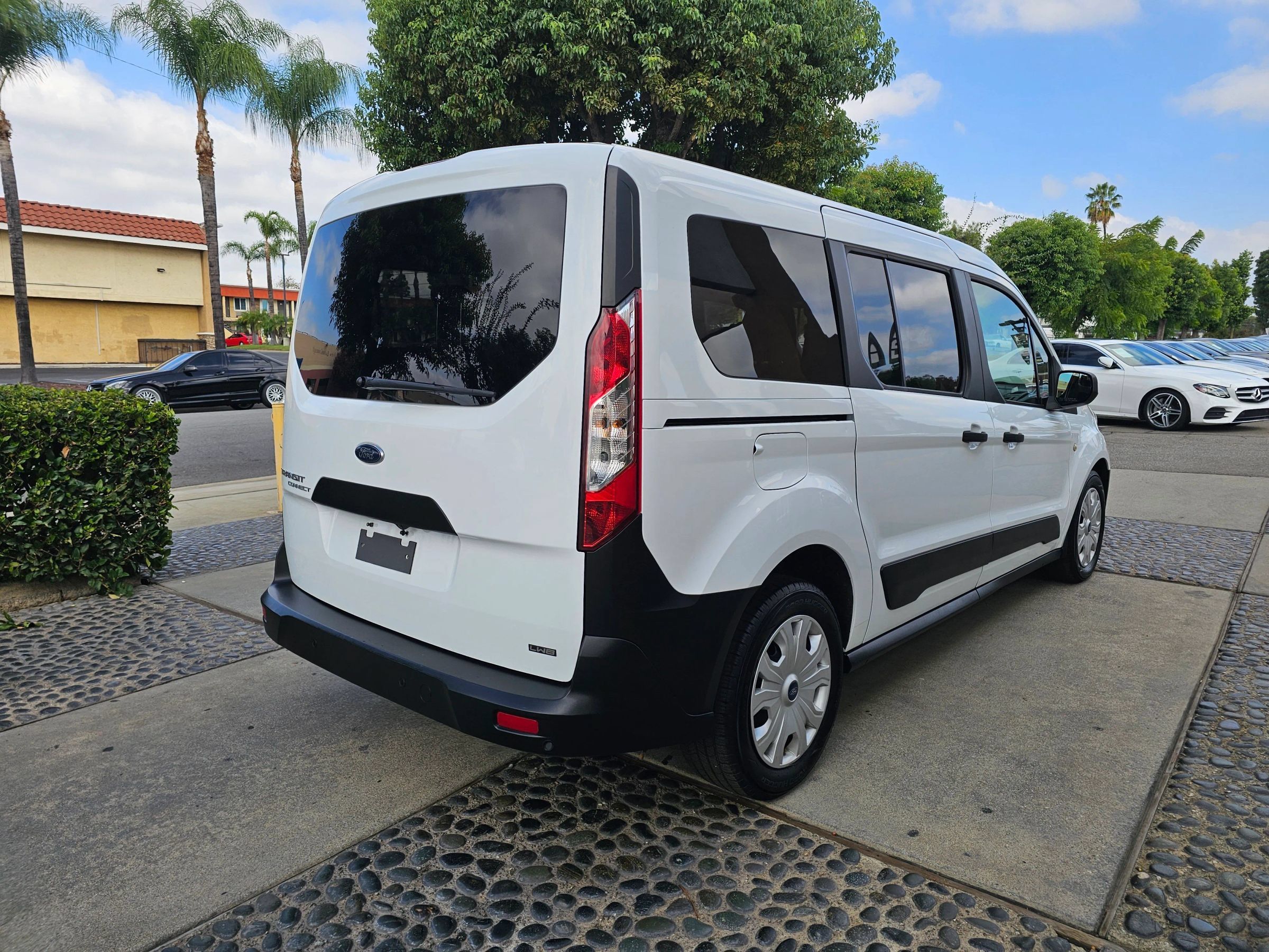 Used 2021 Ford Transit Connect XL FWD image 5