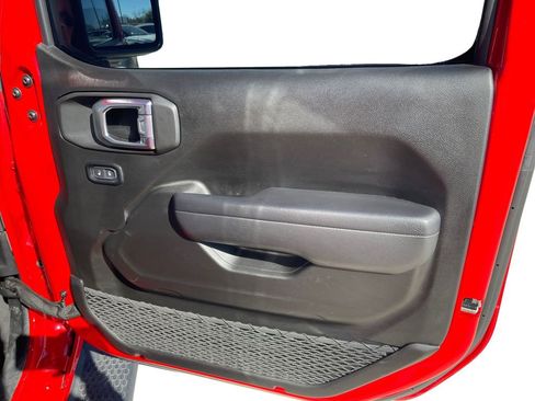 Used 2024 Jeep Wrangler Sport S image 17