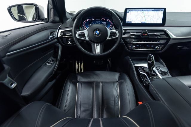 Certified 2023 BMW M550i xDrive AWD/4WD image 3