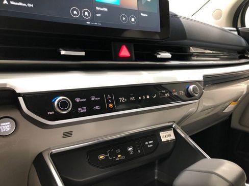 New 2026 Kia Carnival SX image 31