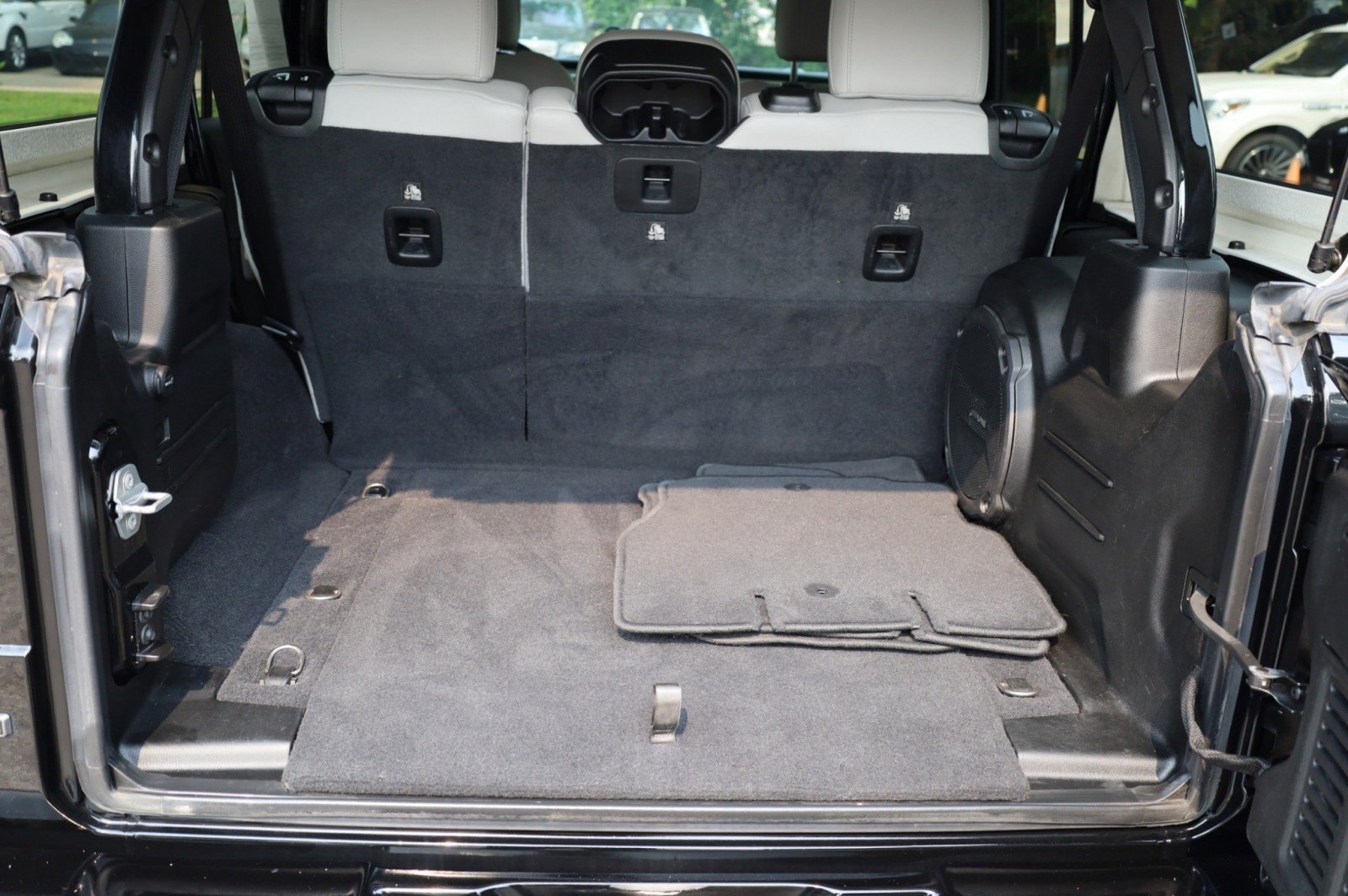 Used 2021 Jeep Wrangler Unlimited Sahara AWD/4WD image 46