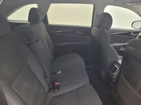 Used 2020 Kia Sorento L FWD image 19