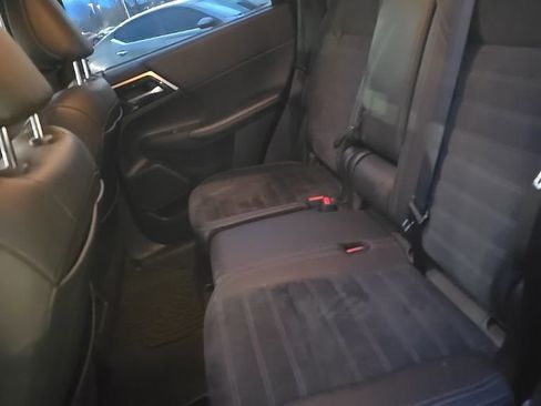 Used 2024 Mitsubishi Outlander SE image 13