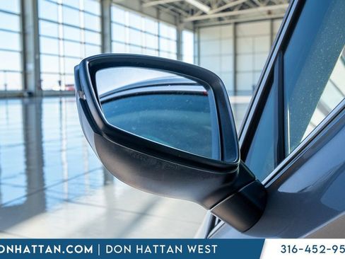 Used 2023 Volkswagen Tiguan SE image 36