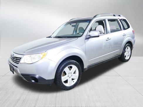 Used 2010 Subaru Forester 2.5X Premium image 3