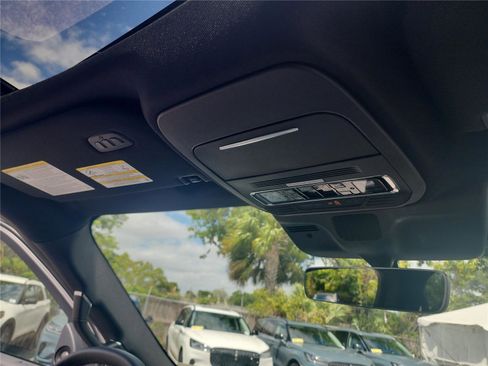 New 2026 Lincoln Navigator Reserve AWD/4WD image 31