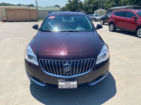 Used 2017 Buick Regal Sport Touring FWD image 3
