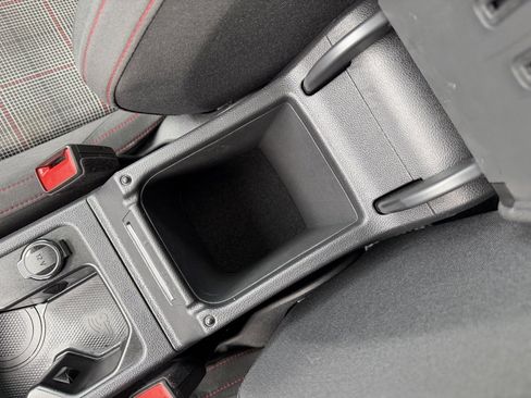 Used 2022 Volkswagen GTI SE image 27