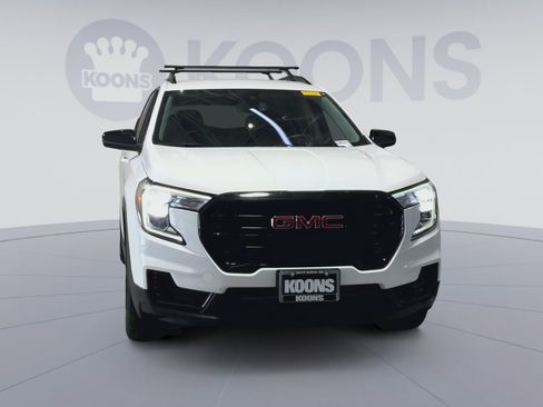Used 2023 GMC Terrain SLE w/ Driver Convenience Package AWD/4WD image 4