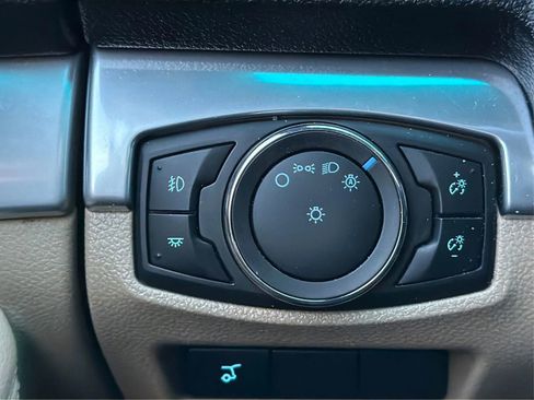 Used 2016 Ford Explorer Limited image 23