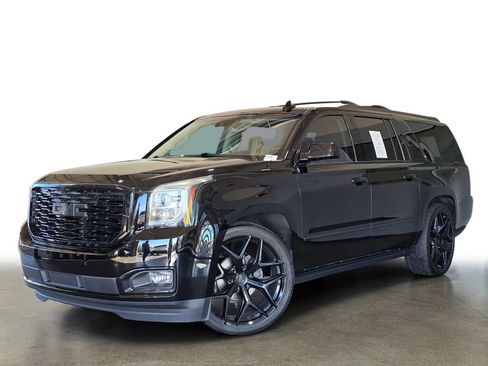Used 2019 GMC Yukon XL Denali w/ Denali Ultimate Package AWD/4WD image 1