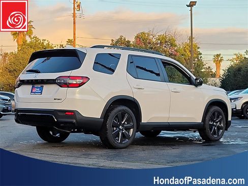 New 2026 Honda Pilot Sport image 2