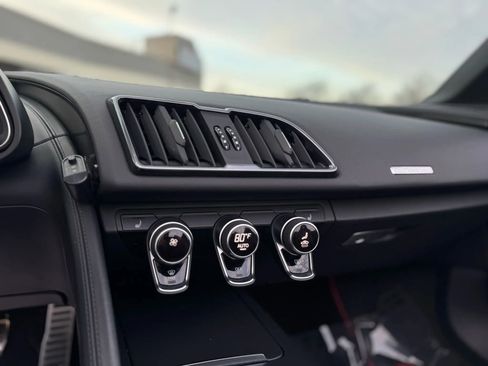 Used 2018 Audi R8 V10 image 32