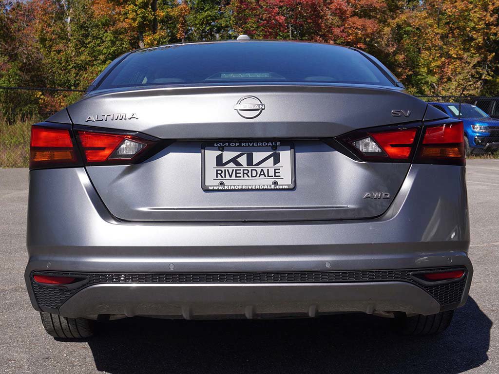 Used 2024 Nissan Altima 2.5 SV AWD/4WD image 9